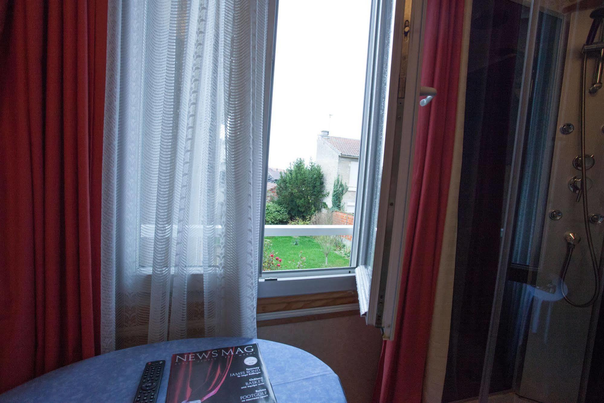Hotel De La Cite Châlons-en-Champagne Exteriör bild